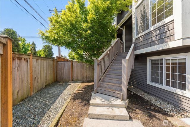 11732 Greenwood Avenue N, Seattle, WA 98133