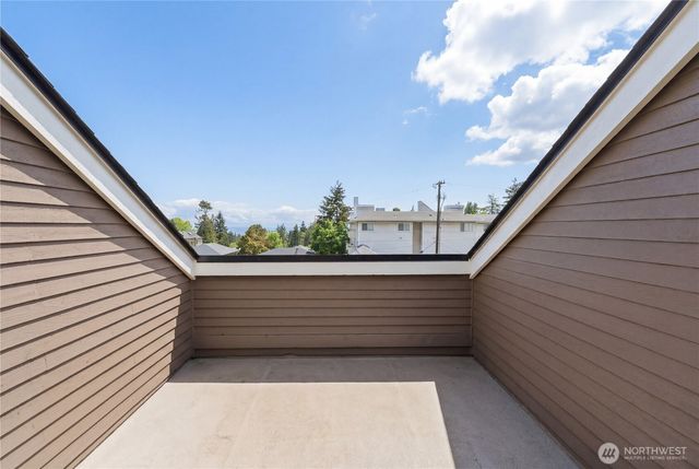 11732 Greenwood Avenue N, Seattle, WA 98133