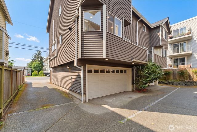 11732 Greenwood Avenue N, Seattle, WA 98133