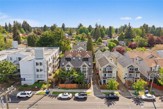 11732 Greenwood Avenue N, Seattle, WA 98133