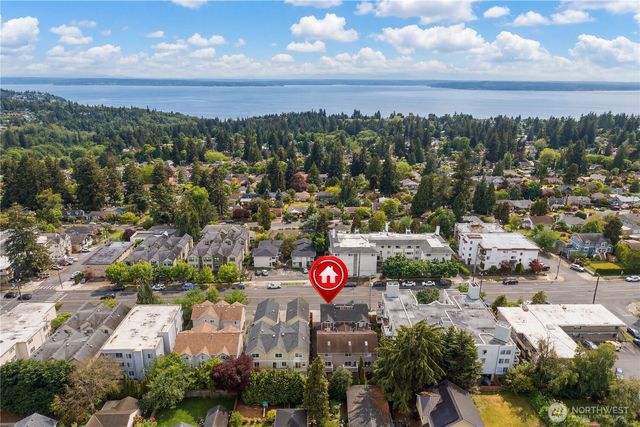 11732 Greenwood Avenue N, Seattle, WA 98133