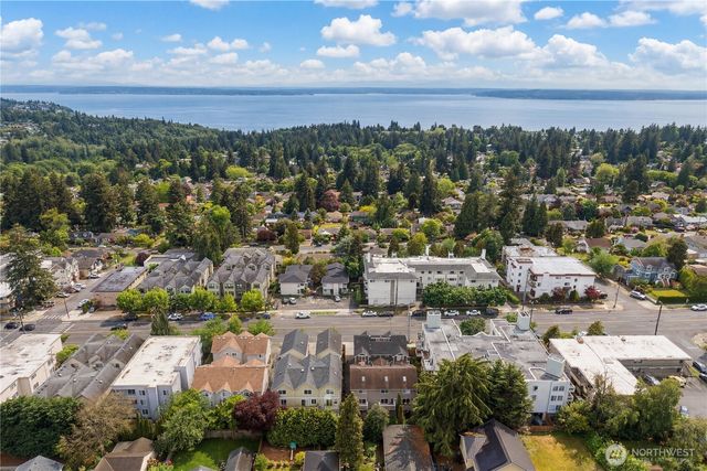 11732 Greenwood Avenue N, Seattle, WA 98133