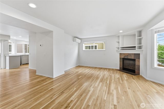 11732 Greenwood Avenue N, Seattle, WA 98133