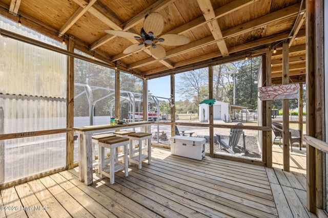 1285 Highway 101, Beaufort, NC 28516