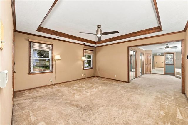 2700 NW Bent Tree Circle, Lee's Summit, MO 64081