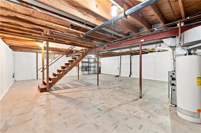 2700 NW Bent Tree Circle, Lee's Summit, MO 64081