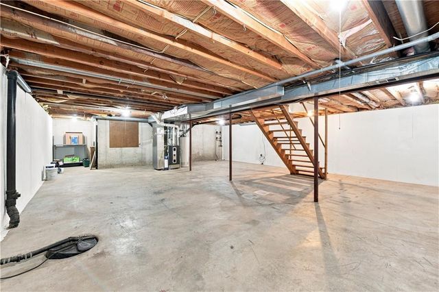 2700 NW Bent Tree Circle, Lee's Summit, MO 64081