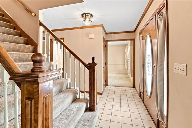 2700 NW Bent Tree Circle, Lee's Summit, MO 64081