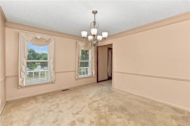 2700 NW Bent Tree Circle, Lee's Summit, MO 64081
