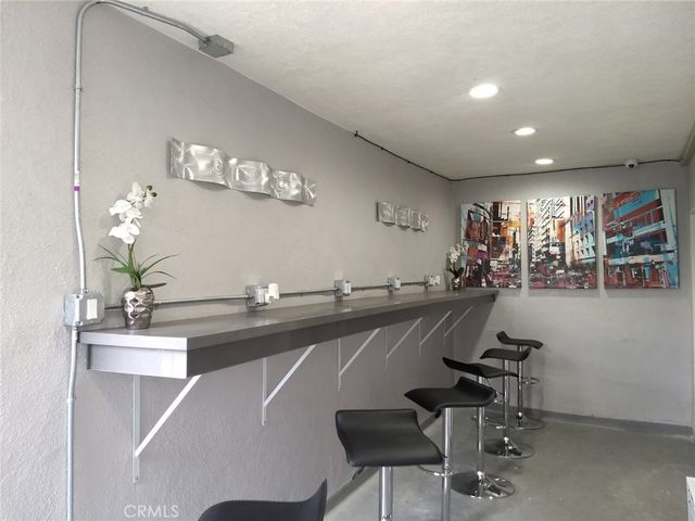 4905 W Adams Boulevard, Los Angeles, CA 90016
