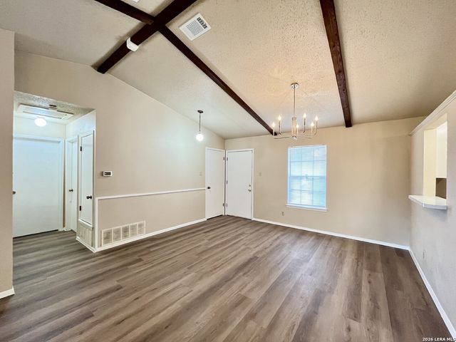 8211 Creekline Dr, San Antonio, TX 78251