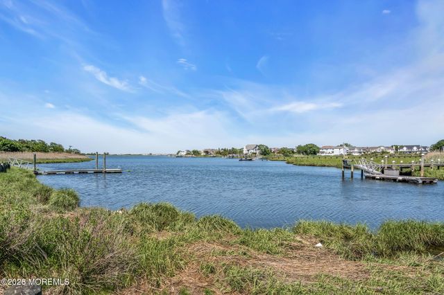 25 Meadow Avenue 51, Monmouth Beach, NJ 07750