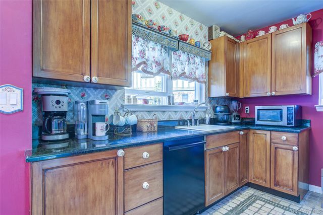 168-03 Powells Cove Boulevard 13, Beechhurst, NY 11357