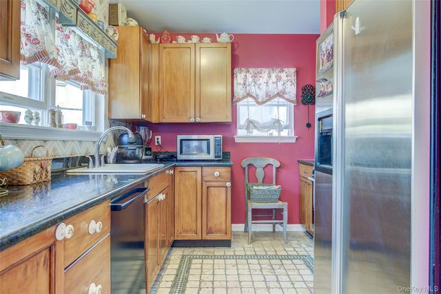 168-03 Powells Cove Boulevard 13, Beechhurst, NY 11357