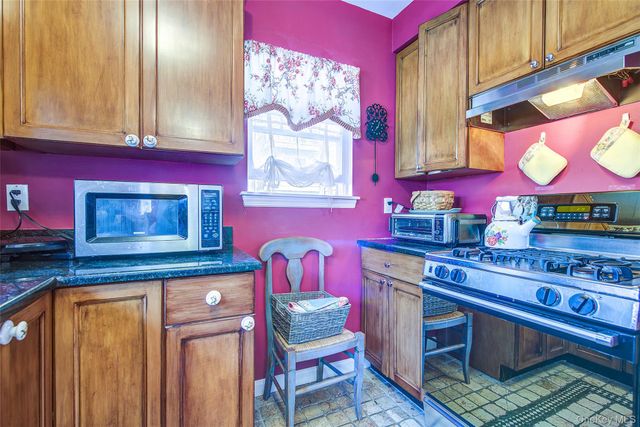 168-03 Powells Cove Boulevard 13, Beechhurst, NY 11357
