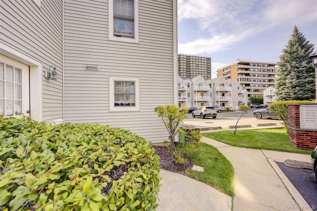 168-03 Powells Cove Boulevard 13, Beechhurst, NY 11357