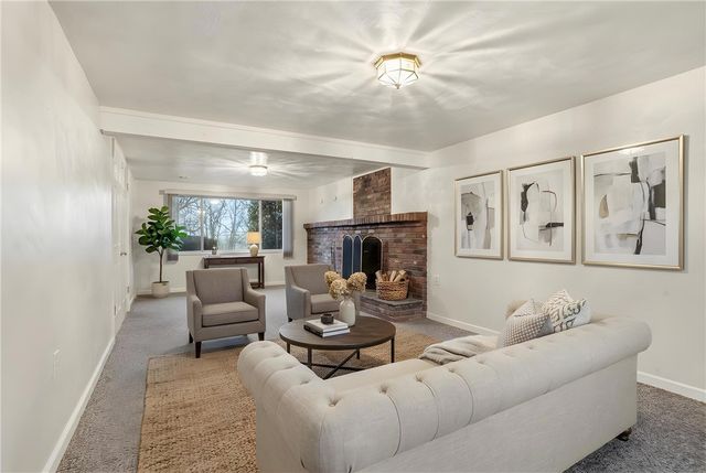 3009 Glengary Dr, Unity Twp, PA 15601