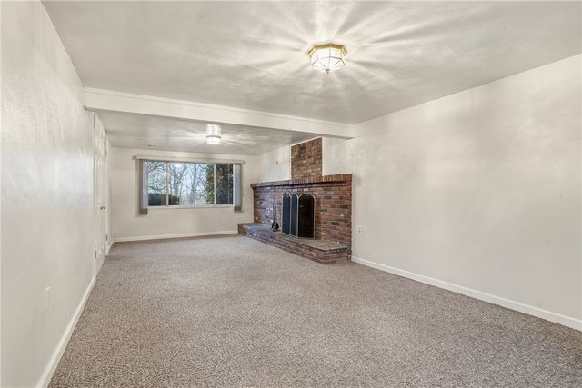 3009 Glengary Dr, Unity Twp, PA 15601