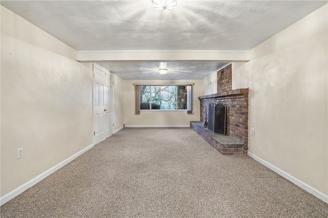 3009 Glengary Dr, Unity Twp, PA 15601