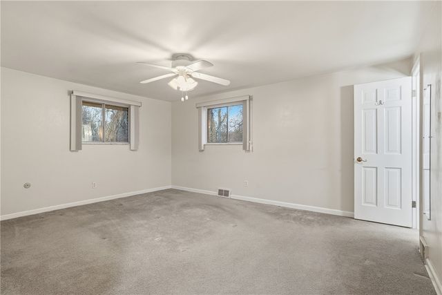 3009 Glengary Dr, Unity Twp, PA 15601