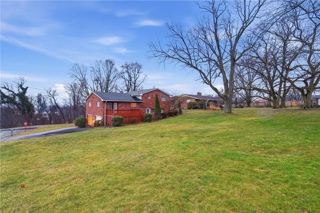 3009 Glengary Dr, Unity Twp, PA 15601