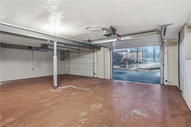 3009 Glengary Dr, Unity Twp, PA 15601