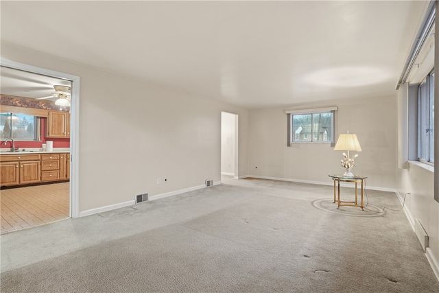 3009 Glengary Dr, Unity Twp, PA 15601