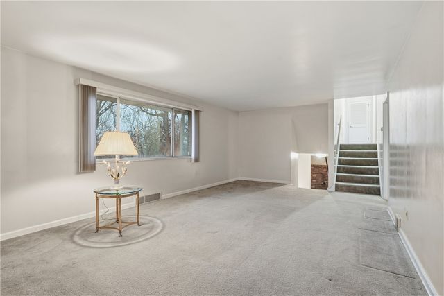 3009 Glengary Dr, Unity Twp, PA 15601