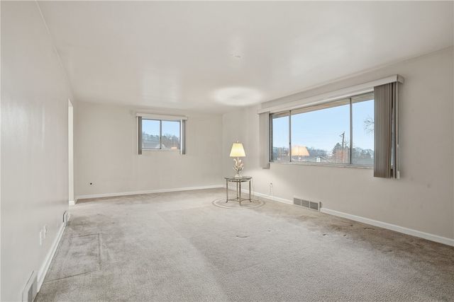 3009 Glengary Dr, Unity Twp, PA 15601