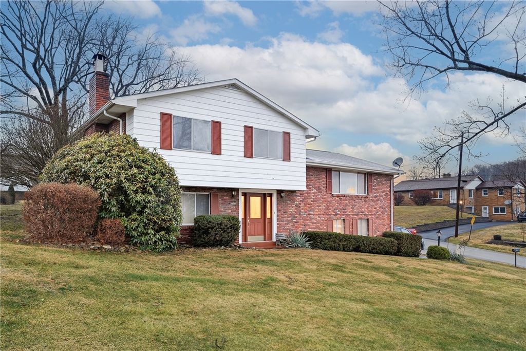 3009 Glengary Dr, Unity Twp, PA 15601