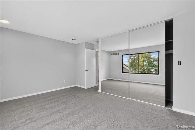 9607 Harbour Cove Court, Ypsilanti, MI 48197