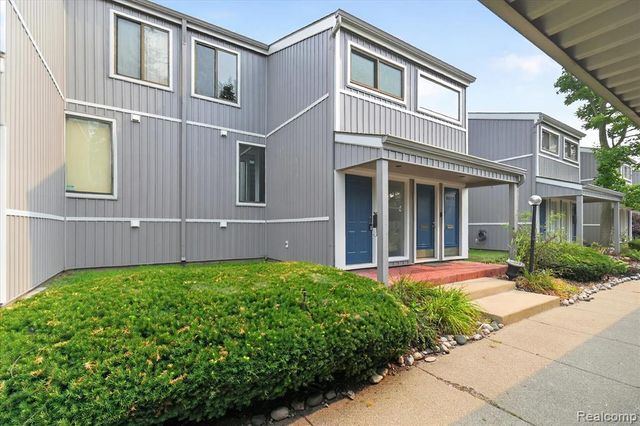 9607 Harbour Cove Court, Ypsilanti, MI 48197