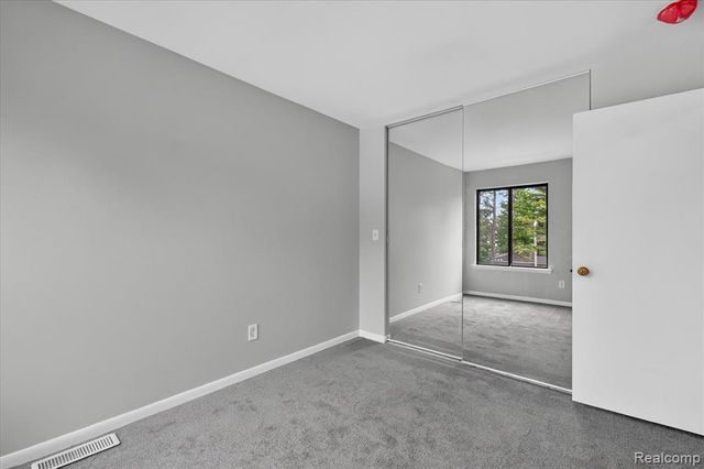 9607 Harbour Cove Court, Ypsilanti, MI 48197