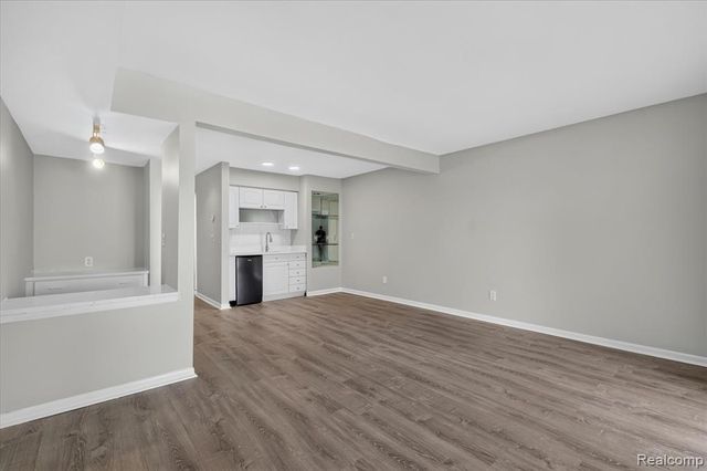 9607 Harbour Cove Court, Ypsilanti, MI 48197