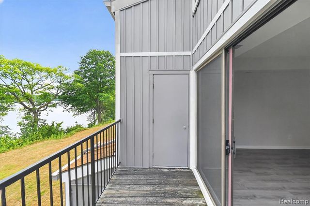 9607 Harbour Cove Court, Ypsilanti, MI 48197