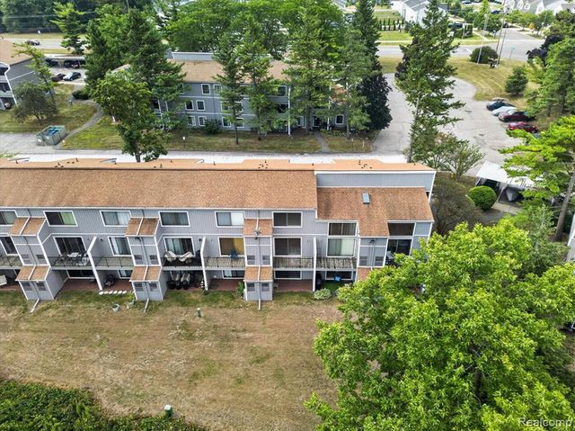 9607 Harbour Cove Court, Ypsilanti, MI 48197