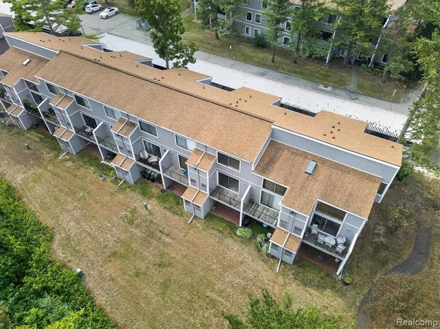 9607 Harbour Cove Court, Ypsilanti, MI 48197