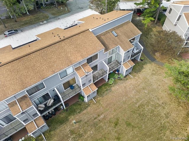 9607 Harbour Cove Court, Ypsilanti, MI 48197