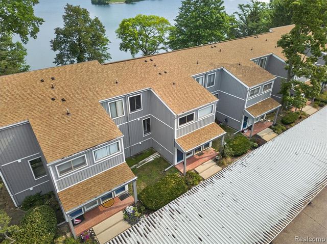 9607 Harbour Cove Court, Ypsilanti, MI 48197
