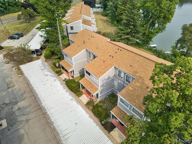 9607 Harbour Cove Court, Ypsilanti, MI 48197