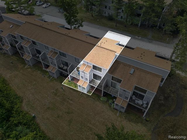 9607 Harbour Cove Court, Ypsilanti, MI 48197