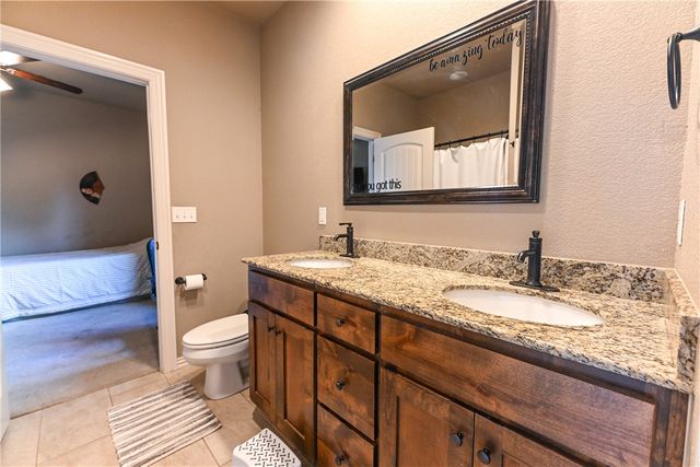 5824 W Persimmon Street, Fayetteville, AR 72704