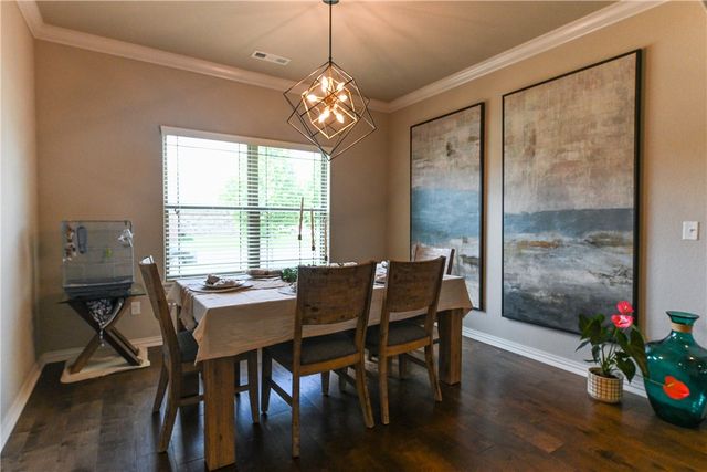 5824 W Persimmon Street, Fayetteville, AR 72704