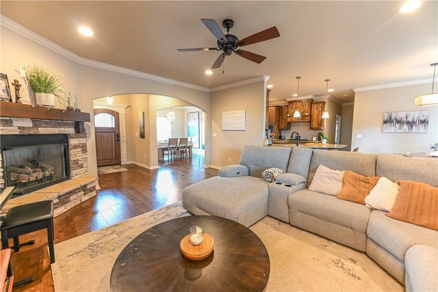 5824 W Persimmon Street, Fayetteville, AR 72704