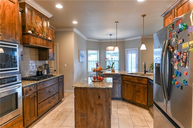 5824 W Persimmon Street, Fayetteville, AR 72704