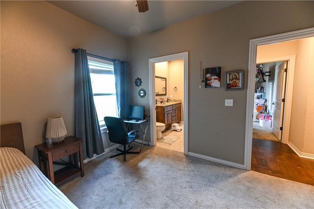 5824 W Persimmon Street, Fayetteville, AR 72704