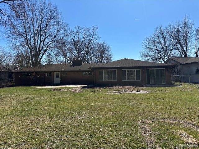 3501 Denson Drive, Sterling Heights, MI 48310