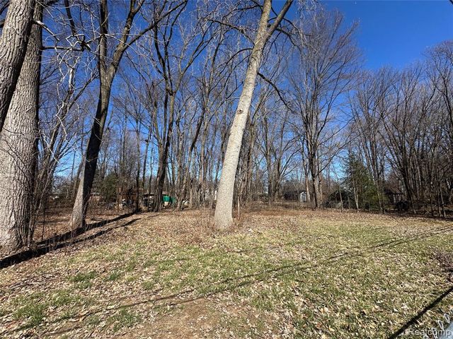 3501 Denson Drive, Sterling Heights, MI 48310