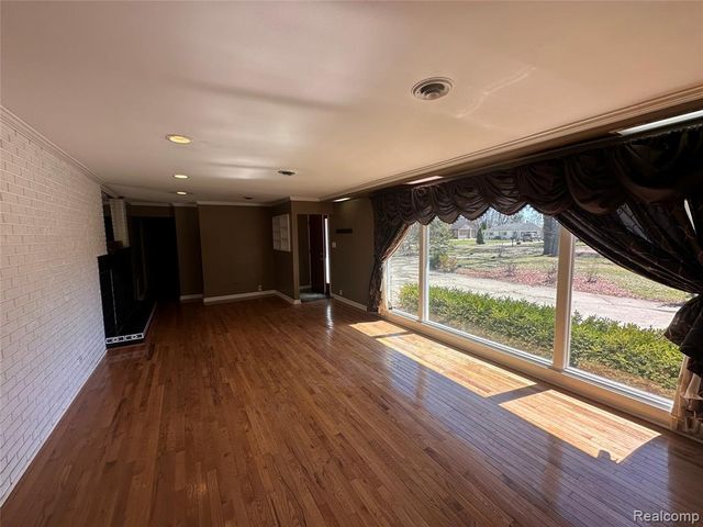 3501 Denson Drive, Sterling Heights, MI 48310