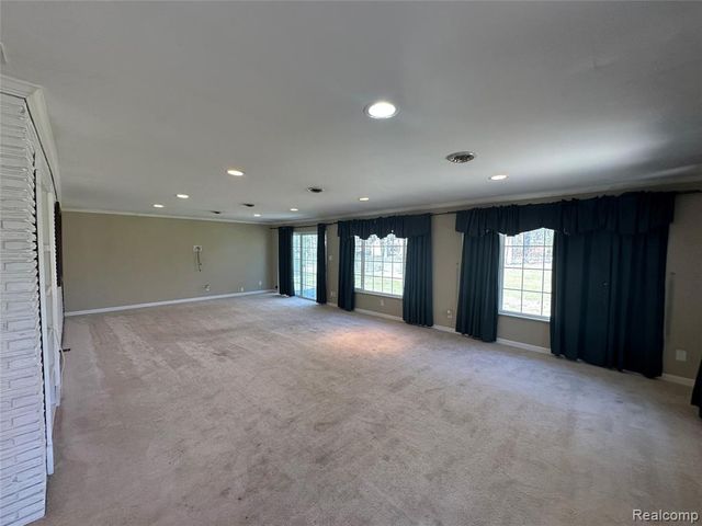 3501 Denson Drive, Sterling Heights, MI 48310